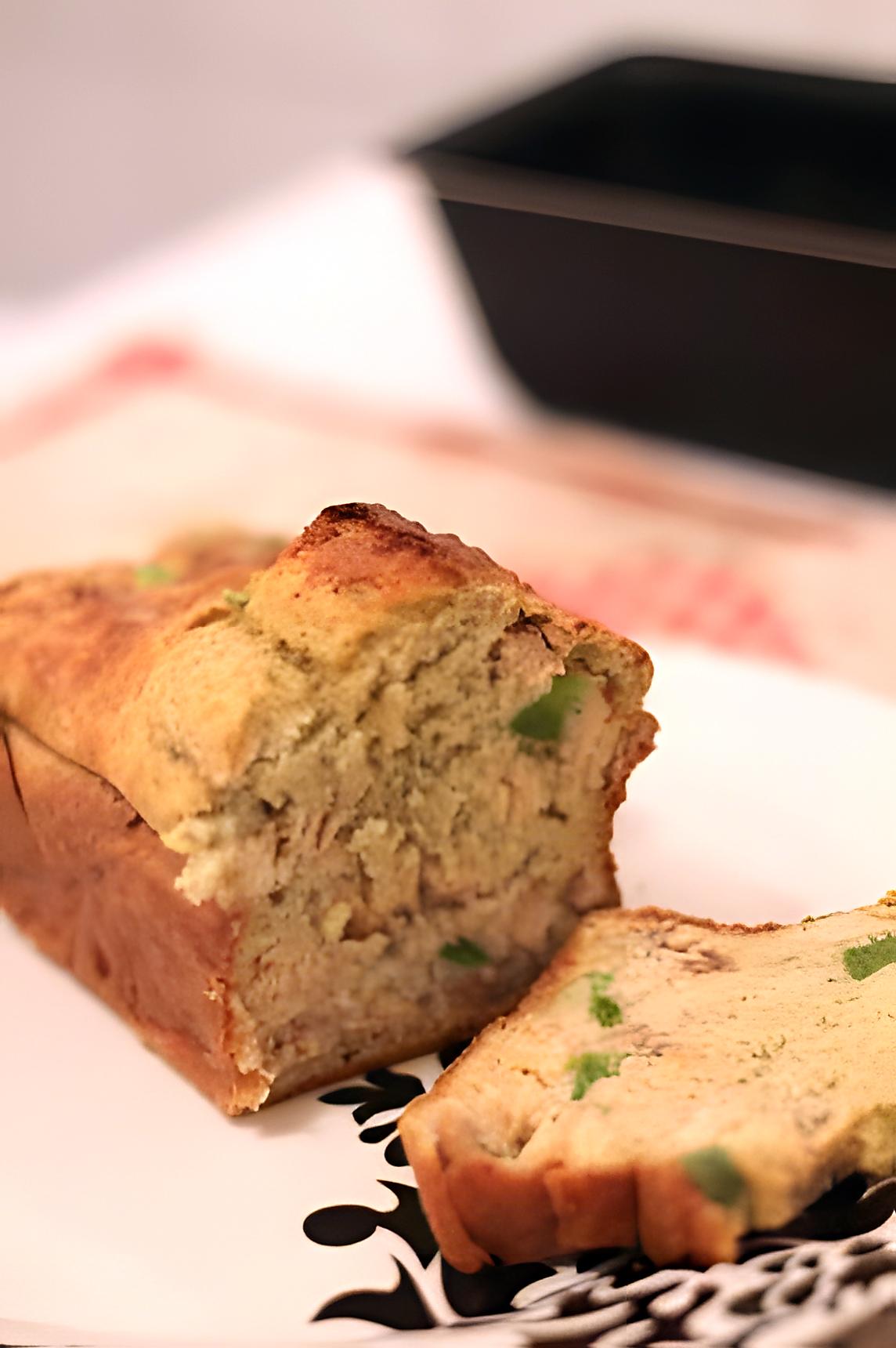 recette Cake salé minceur aux morceaux de saumon et poivron vert