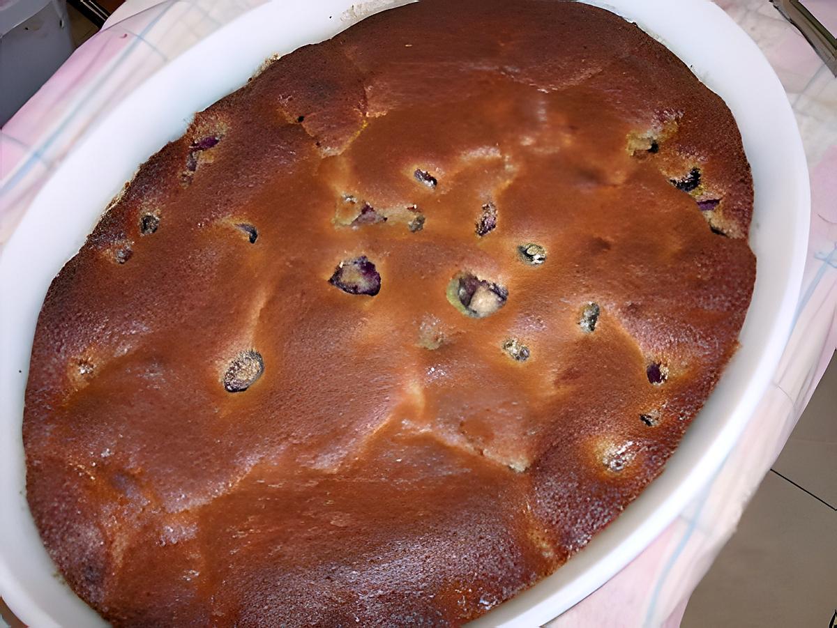 recette Gâteau aux cerises et amandes légèrement parfumé à la violette