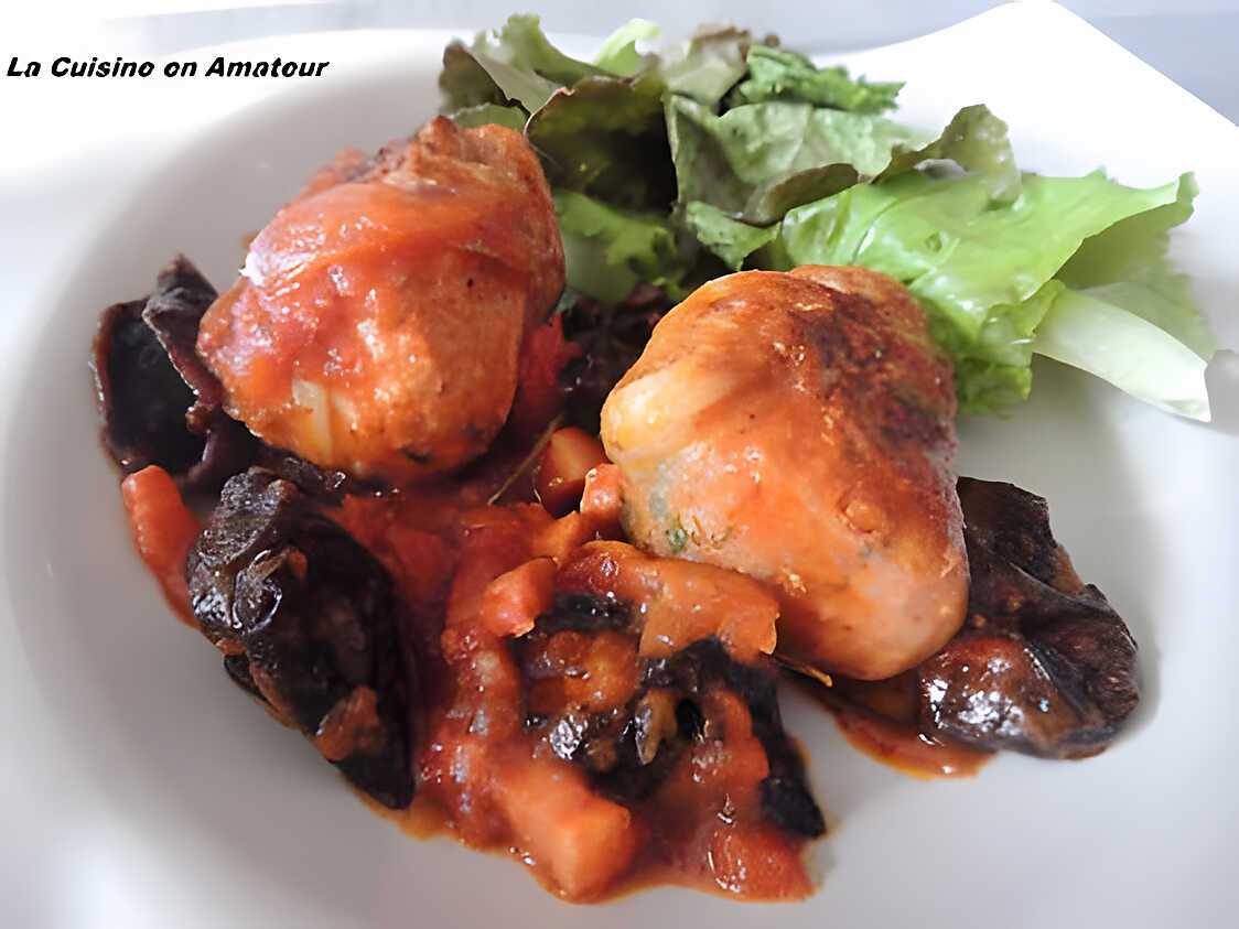 Crépinettes en sauce et champignons séchés