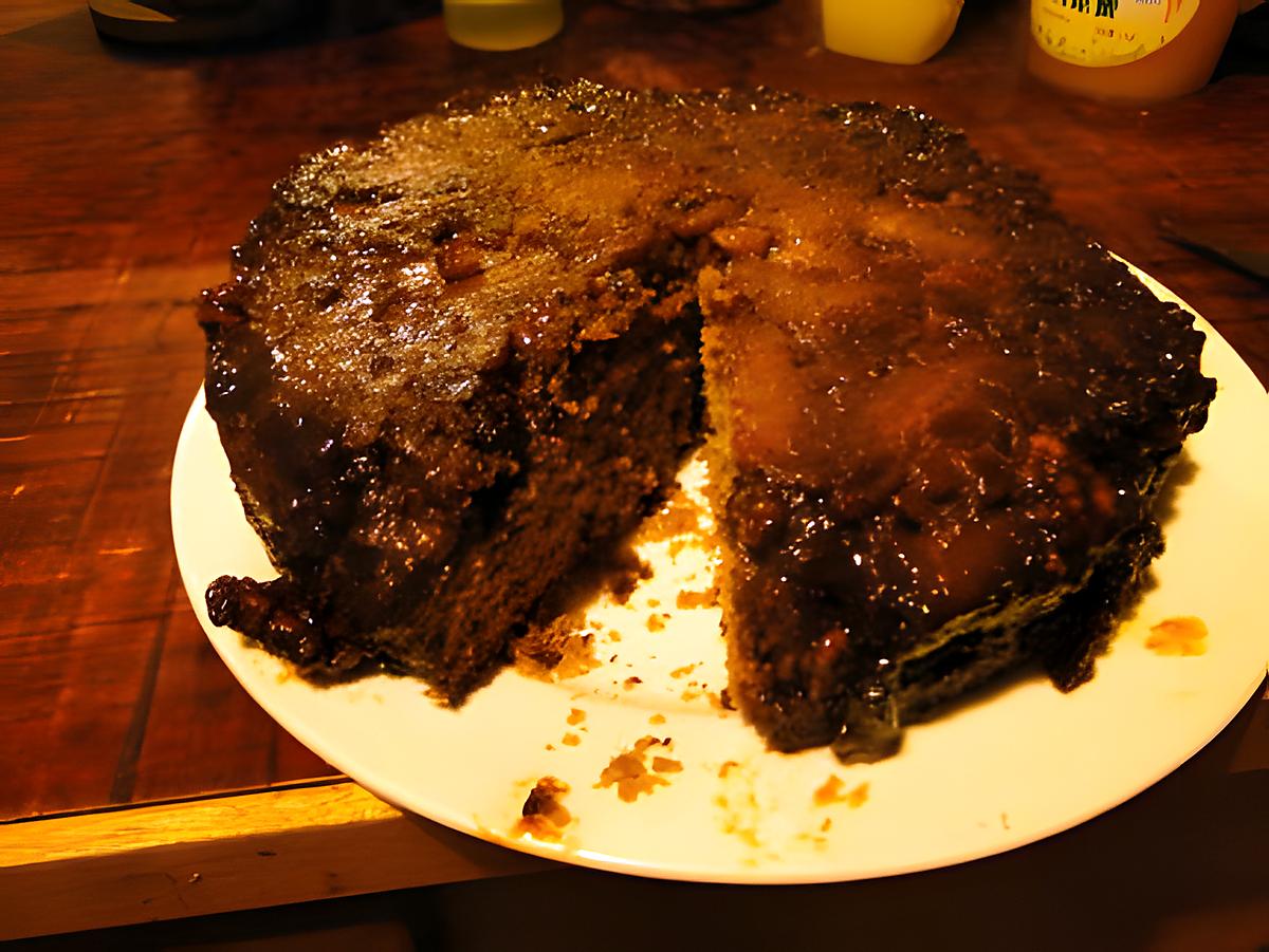 recette Gâteau renversé aux bananes, noix et raisins caramélisés