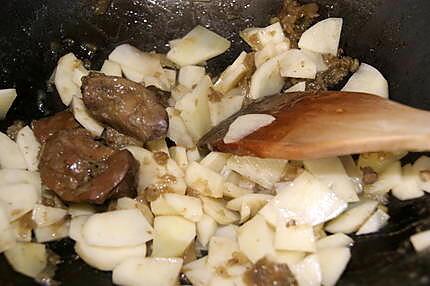recette Pomme de terre aux oignons et abats de canette