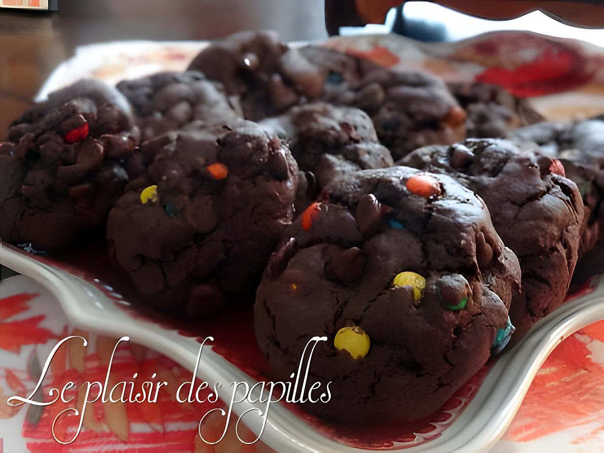 recette ~Biscuits au chocolat noir garnis aux M&M's~