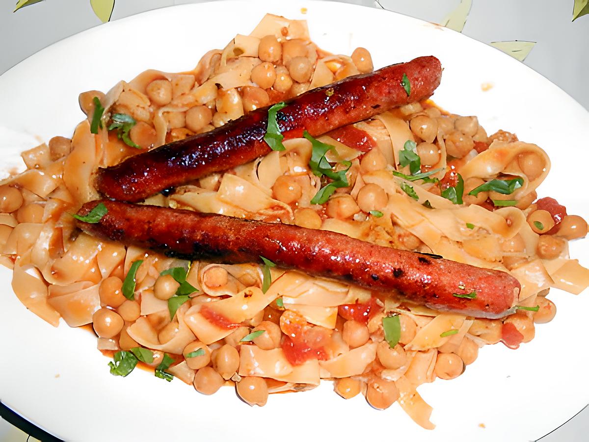 recette TAGLIATELLE FRAICHES AUX POIS CHICHES ET MERGUEZ