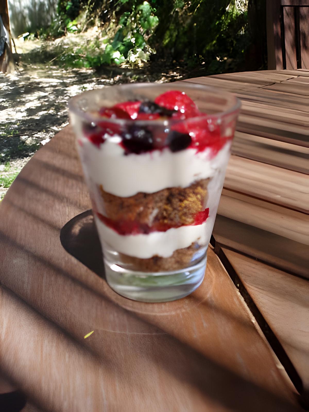 recette Mini verrines de tiramisu aux fruits rouges & spéculoos