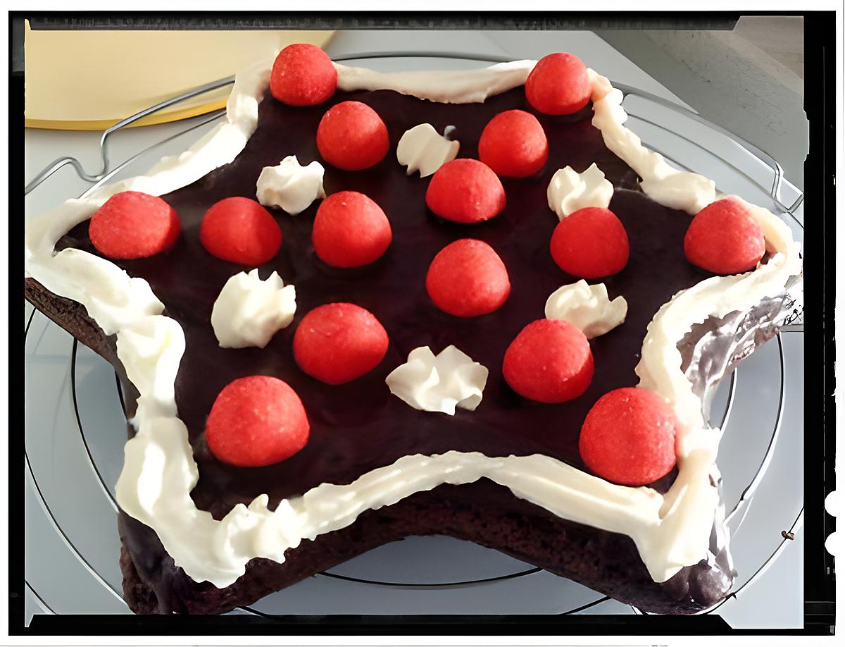 recette gâteau tendresse choco-pralin et ciel étoilé Tagada ®-chantilly