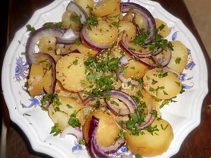 recette Salade de pommes de terre tiédes au vin blanc