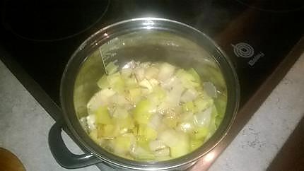recette saucisse blanche à rotir et fondue de poireaux au tartare ail et fines herbes ,