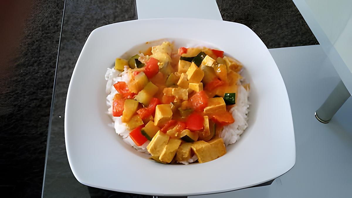 recette Emincé de tofu au curry rouge et lait de coco (Thaï)
