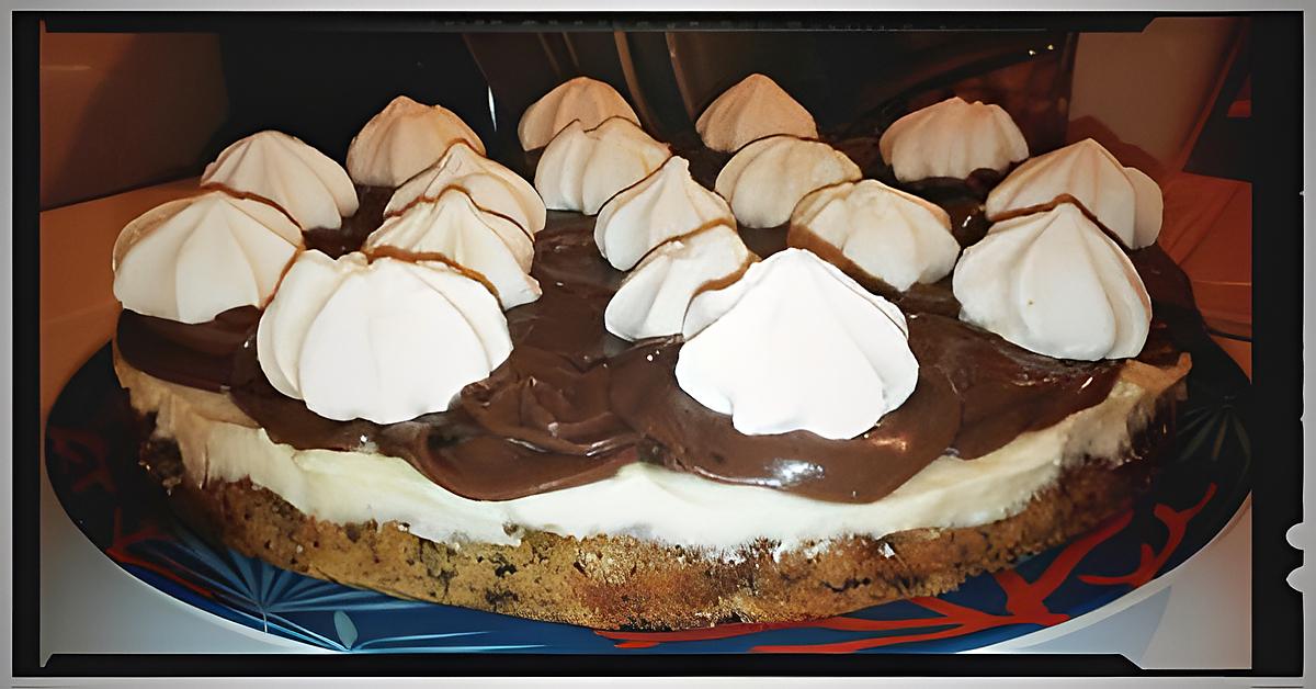 recette gâteau aux noisettes et son duo crémeux noir et blanc