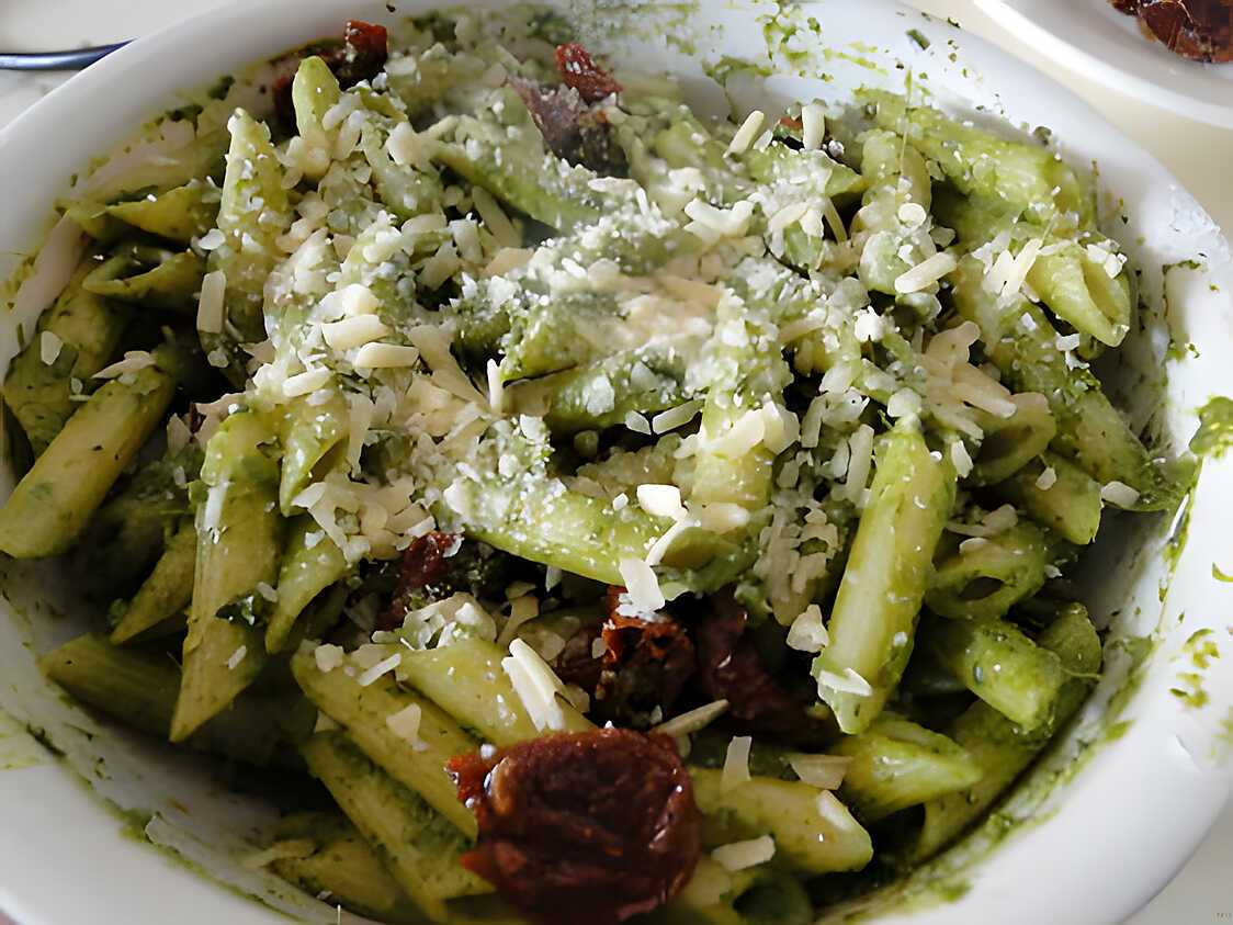 Pesto de coriandre fraîche avec pâtes