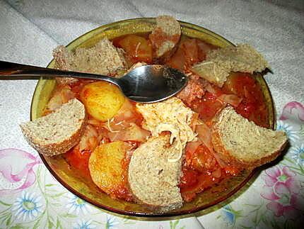 recette potée facon goulash de saucisse  version soupe gratinée
