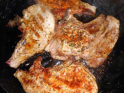 recette Cotes de porc grillées basquaise