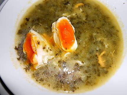 recette SOUPE AUX BLETTES SAUVAGES ET OEUFS