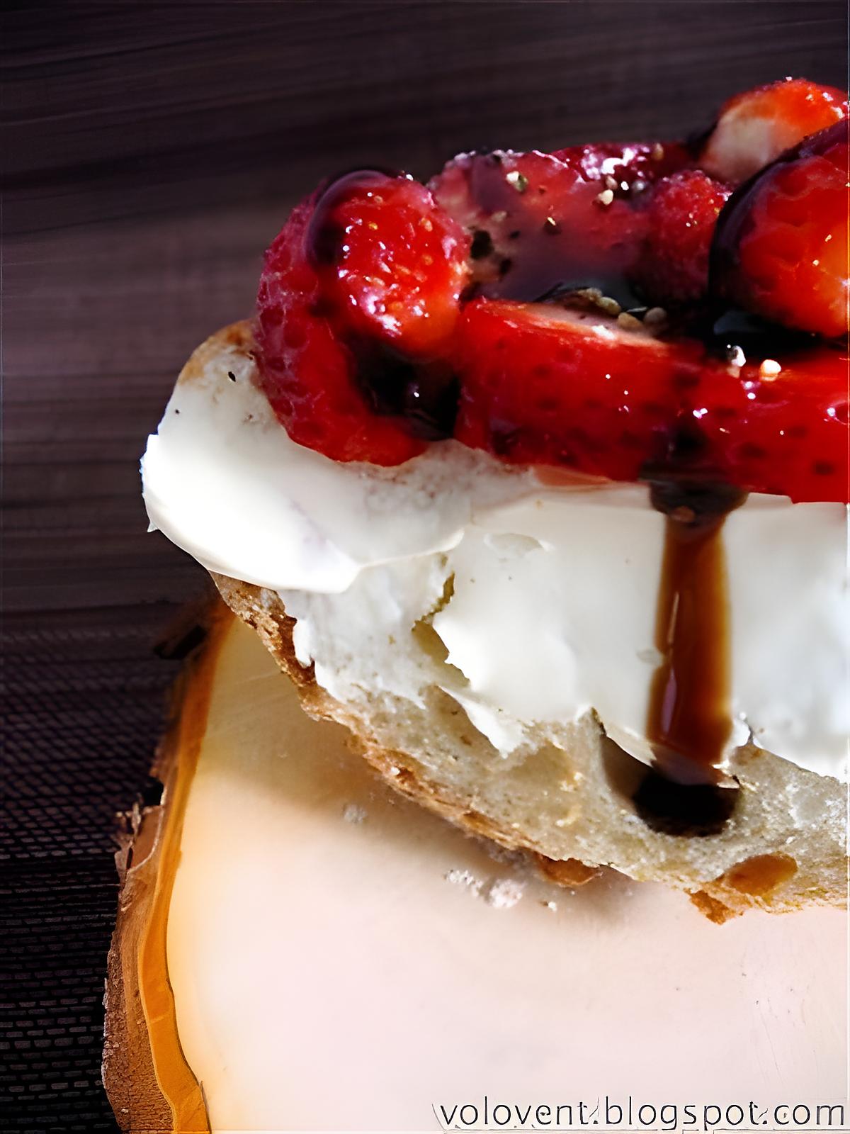 recette Tartine de mara des bois sur un lit de mascarpone et caramel balsamique