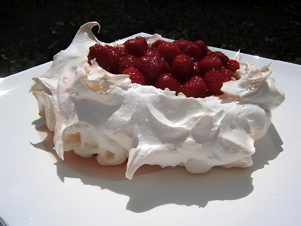 recette Pavlova aux framboises et gelée de lavande