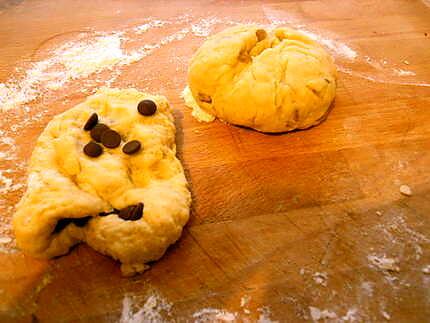 recette PETITS PAINS AUX RAISINS OU AU CHOCOLAT MINUTE