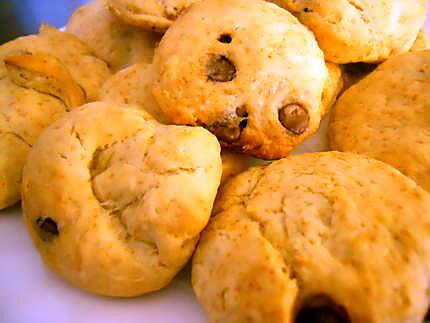 recette PETITS PAINS AUX RAISINS OU AU CHOCOLAT MINUTE