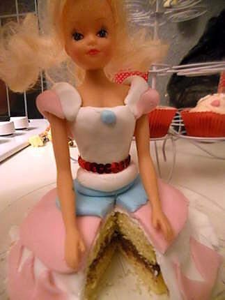 recette Gateau Barbie Princesse mug cake nutella pour les 7 ans de notre fille