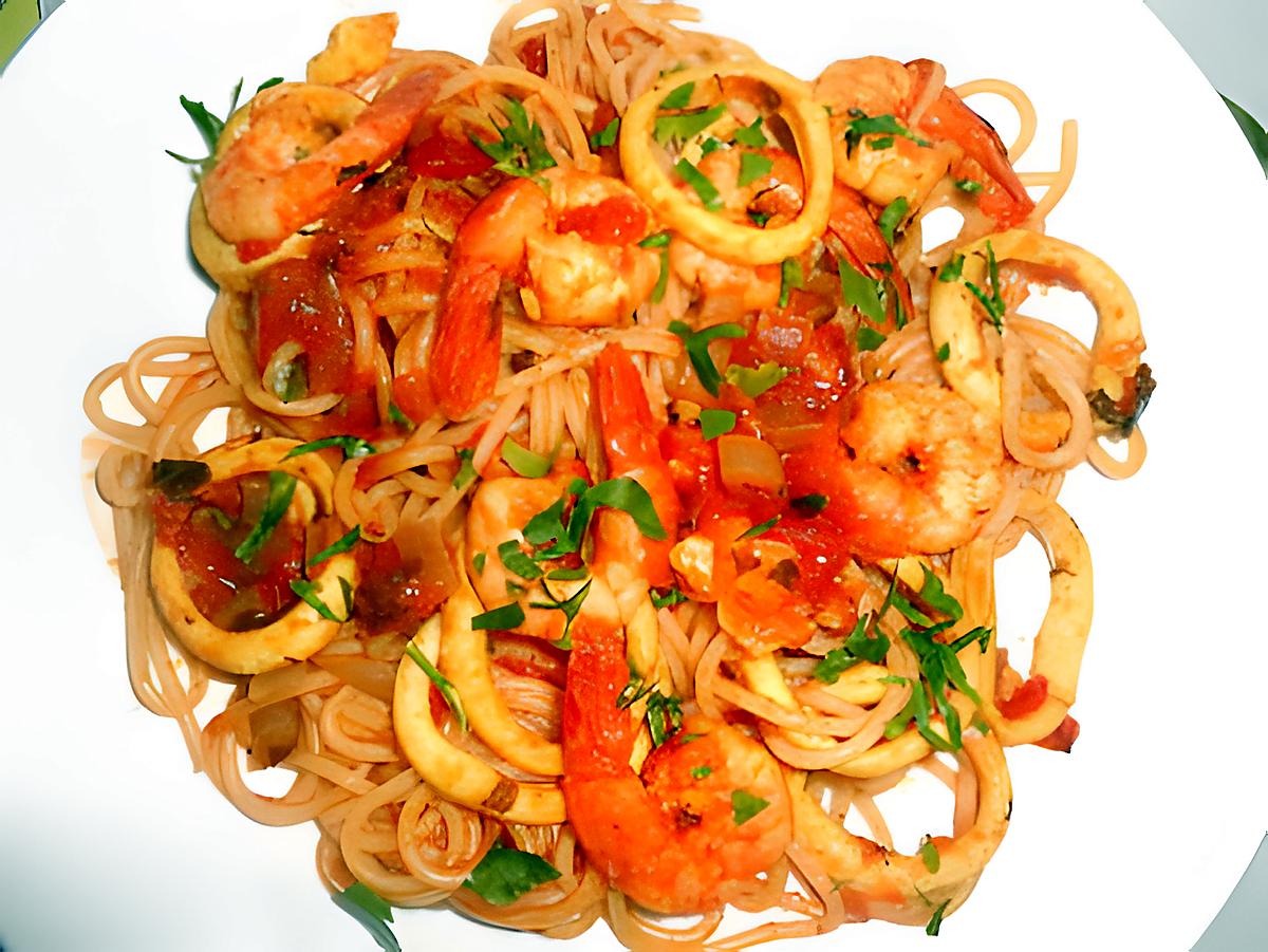 recette SPAGHETTADE EPICEE ET CALAMARS CREVETTES