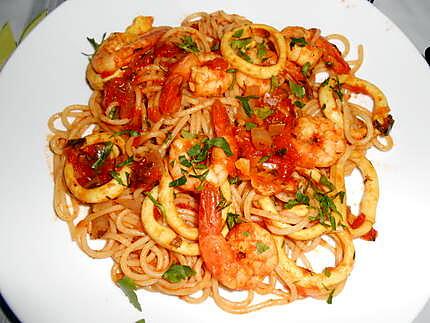 recette SPAGHETTADE EPICEE ET CALAMARS CREVETTES