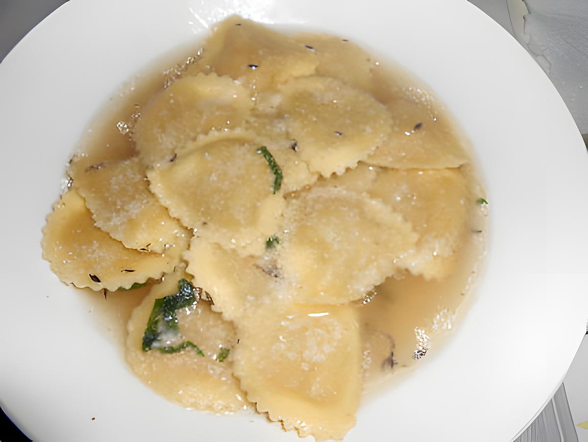 recette UN PETIT BOUILLON DE BOEUF RAVIOLI AUX CEPES