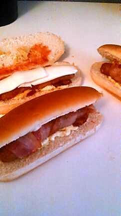 recette Hot dog bacon mozzarella saucisse enlardé