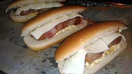 recette Hot dog bacon mozzarella saucisse enlardé