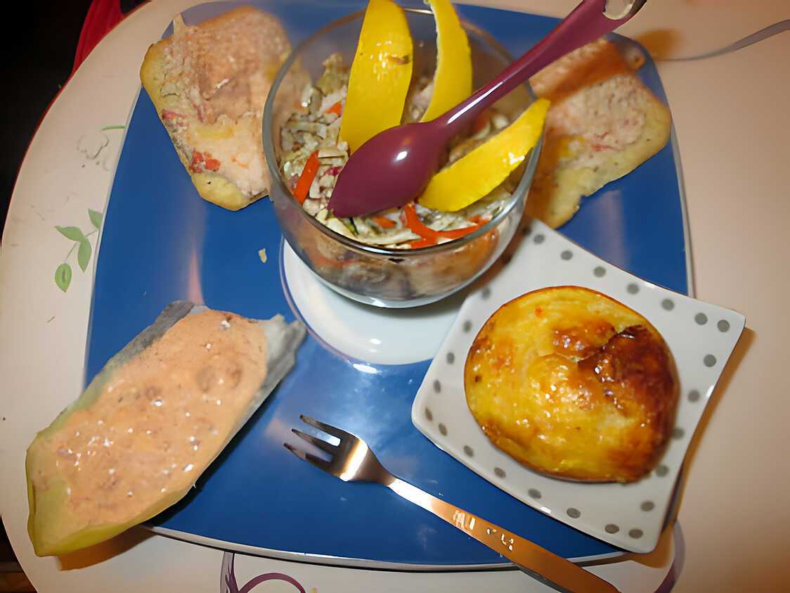 Vikko Lot de 4 assiettes à apéritif en porcelaine anglaise avec bord surélevé - Empilables - 16,5 cm - Passe au lave-vaisselle