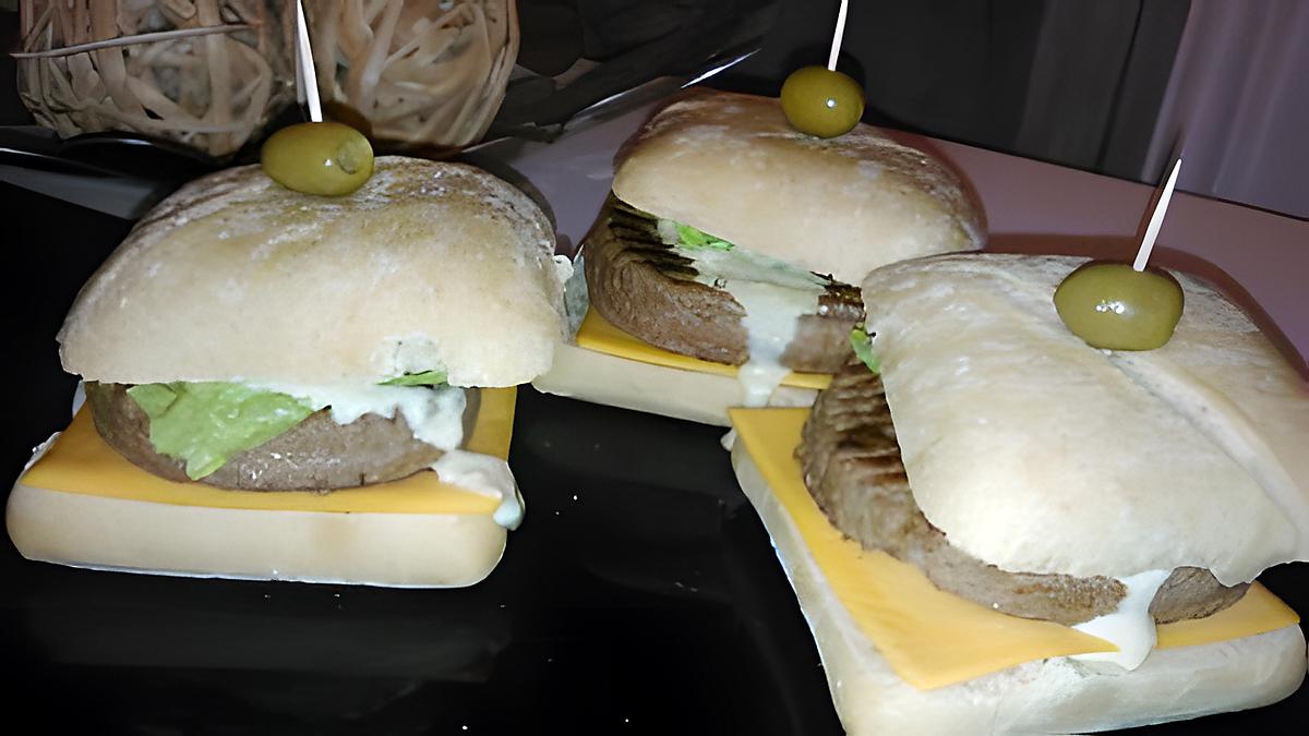 recette Burger brasserie a la sauce roquefort-bleue