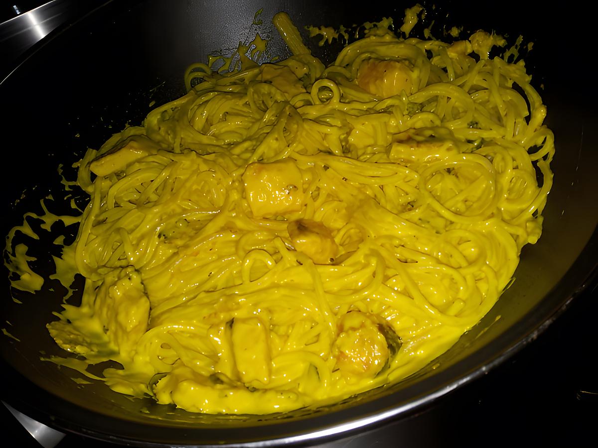 recette Spaghettis aux seiches en sauce curcuma