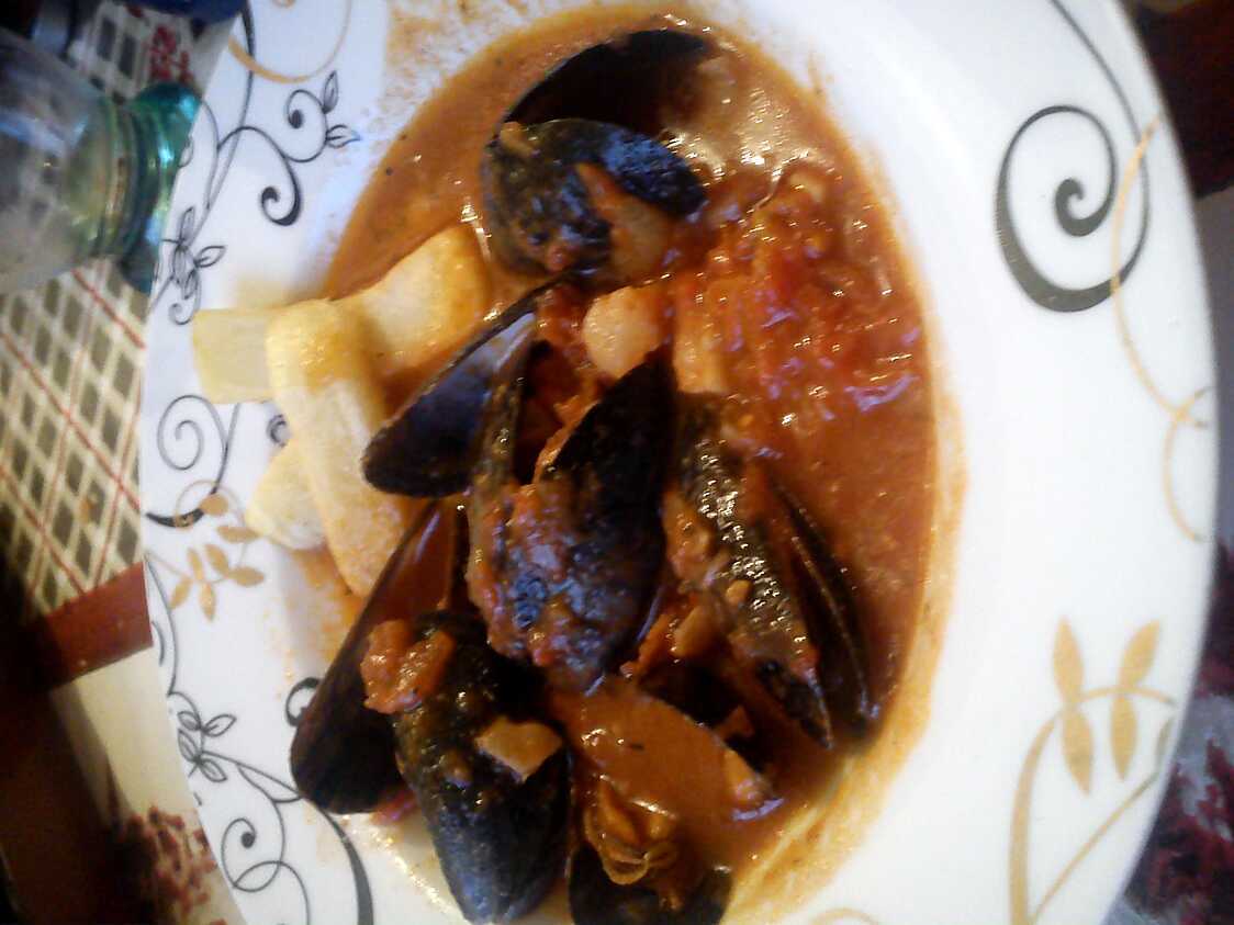 Recette de Moules à la sauce tomate et frites