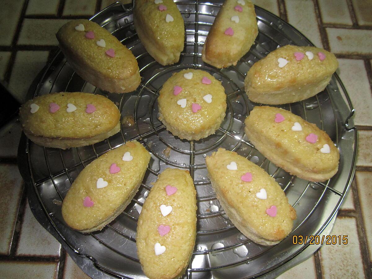 recette Marguerite de mini-madeleines aux amandes