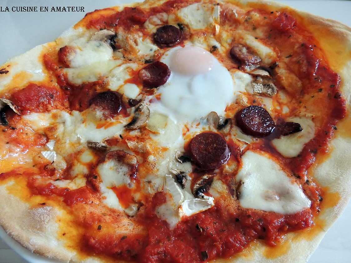 Recette de Pizza chorizo champignon oeuf