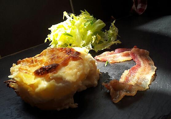 recette Fondant de pommes de terre au saint marcelin et sa chips de lard