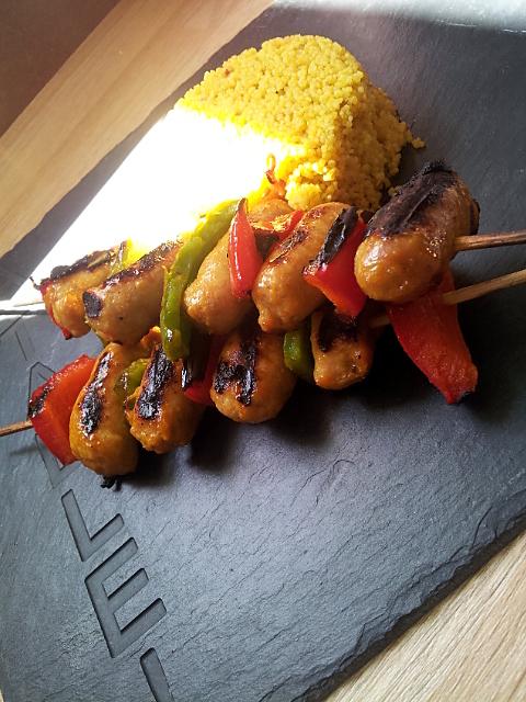 recette Brochettes de saucisses gaudiveaux au curry et poivrons et lard