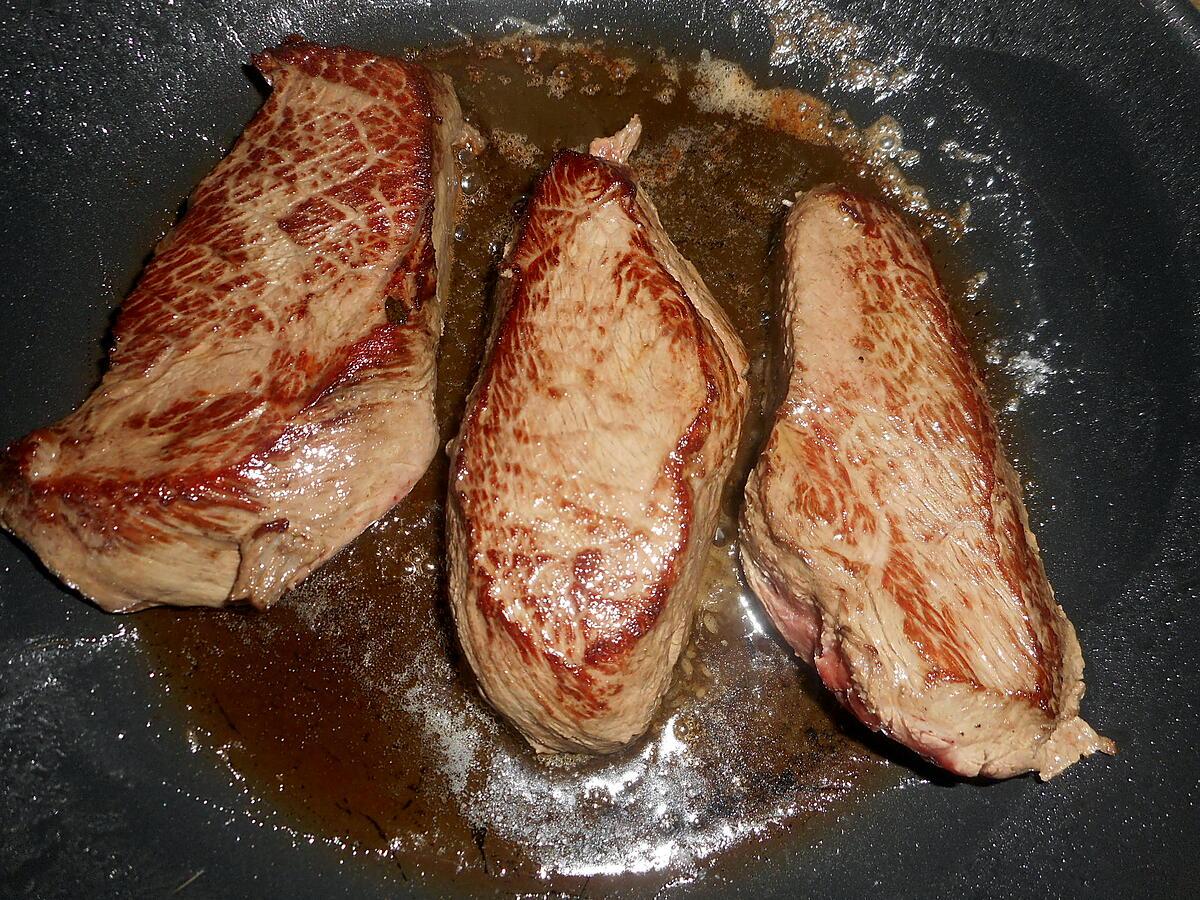 recette Pavés de rumsteak au beurre de montpellier