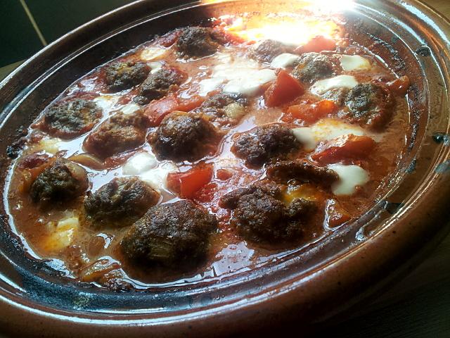 recette Boulettes de Boeuf farcie à la mozzarella sauce tomate