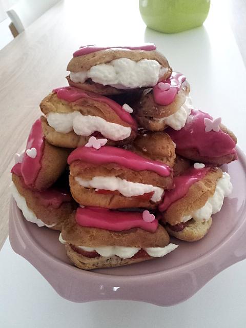 recette Piéce Montée Eclairs aux fraises et chantilly