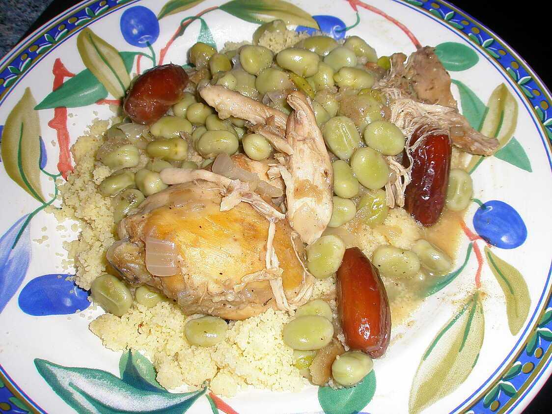 Recette de Tajine de poulet aux fèves et aux dattes