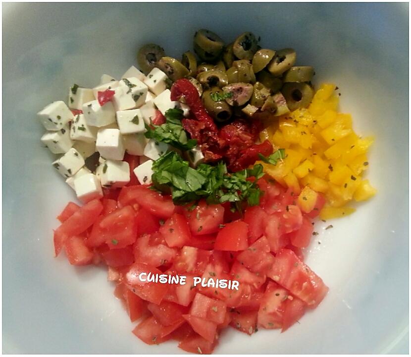 recette Salade de riz, feta, tomate, poivron et olives