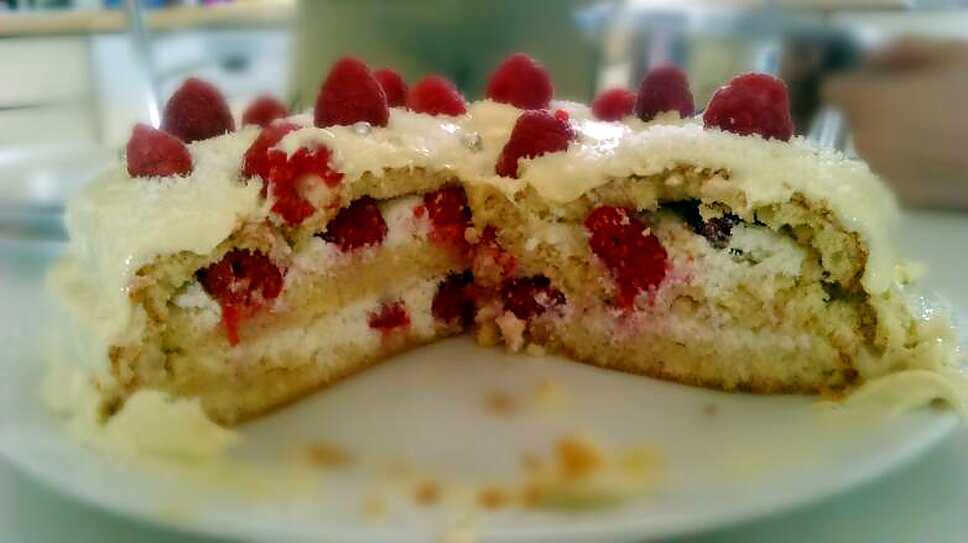 recette Gâteau framboise, chocolat blanc et noix de coco