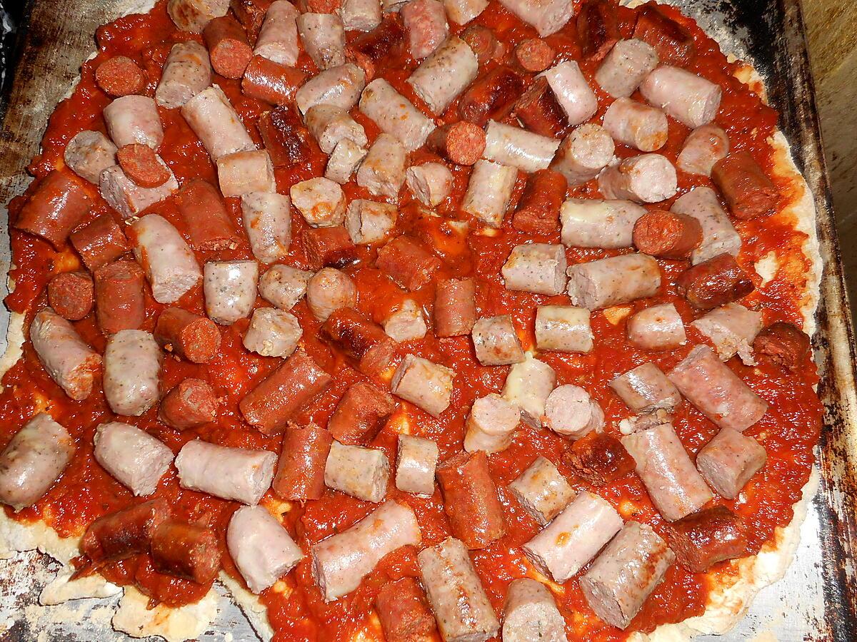 recette Pizza aux saucisses et merguez