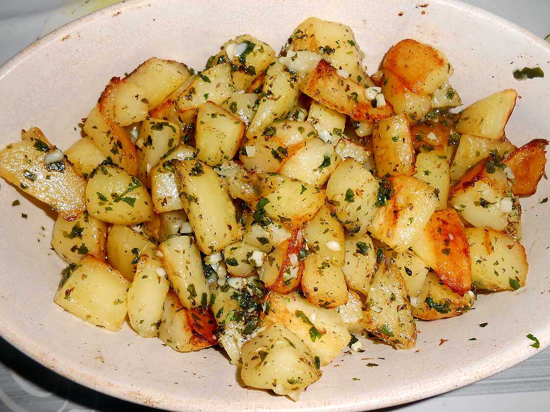 Recette de POMMES DE TERRE AIL PERSIL ET ORIGAN