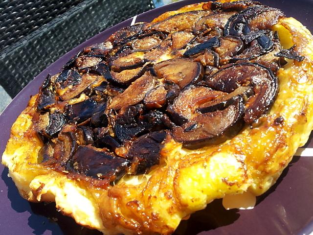 recette Tarte tatin d'aubergines au pesto en croute de mozzarella