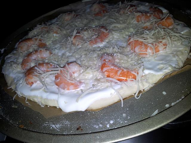 recette Pizza aux crevettes à la créme d'aioli