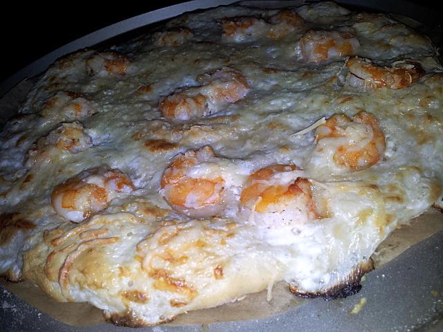 recette Pizza aux crevettes à la créme d'aioli