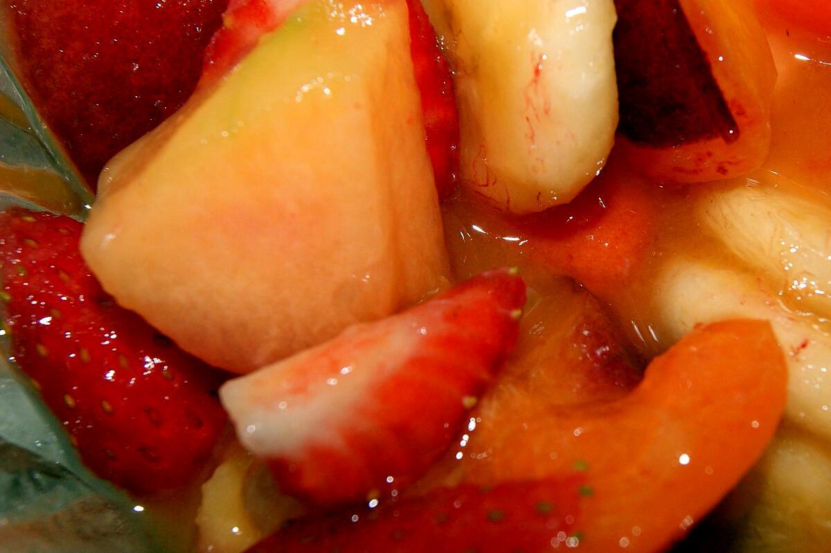 recette Salade de fruits à la chantilly et coulis de fraises