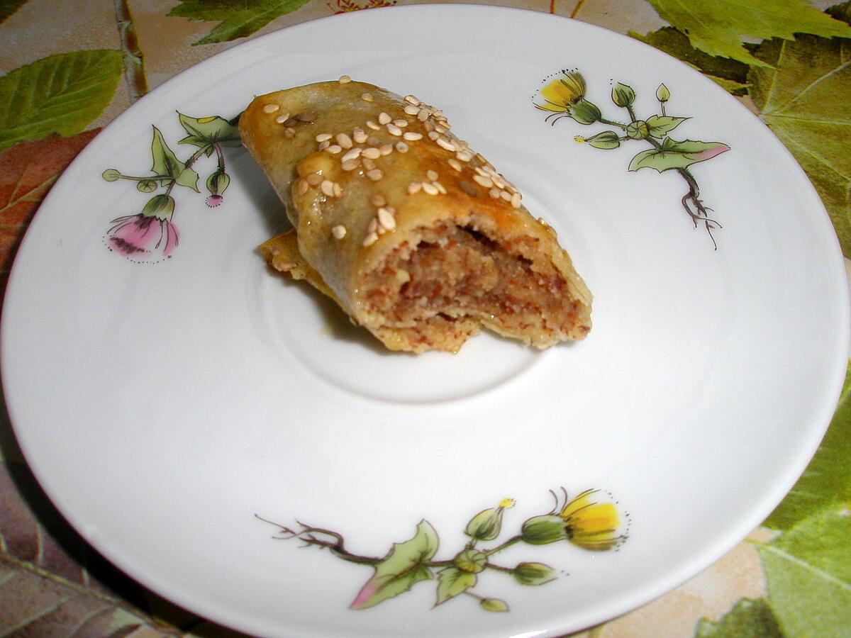 recette CIGARES au miel,pâte d'amande et sésame