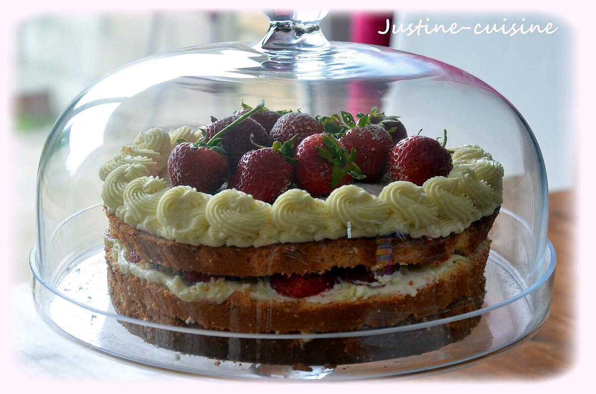 recette Layer cake aux fraises et chocolat blanc valrhona