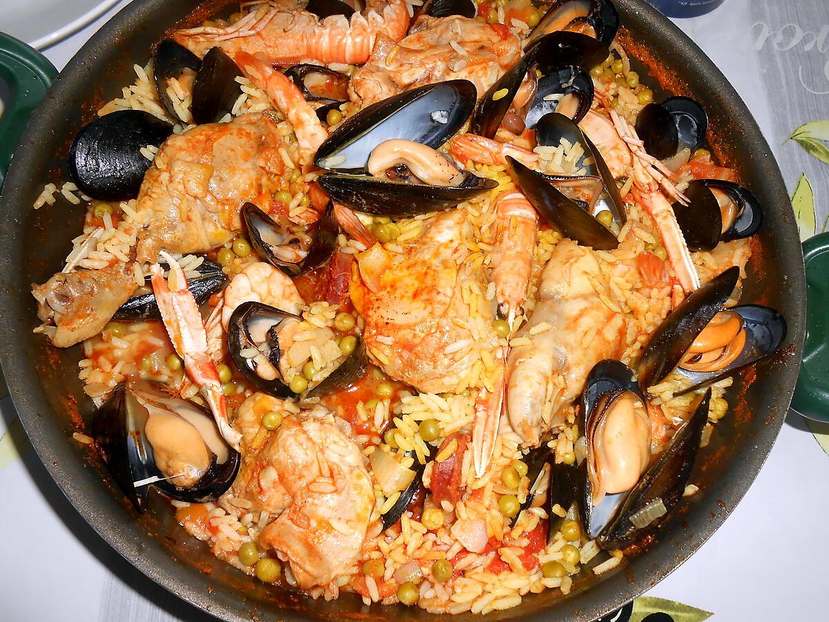 recette MA PETITE PAELLA  (A ma façon pour vider un peu le congélateur)